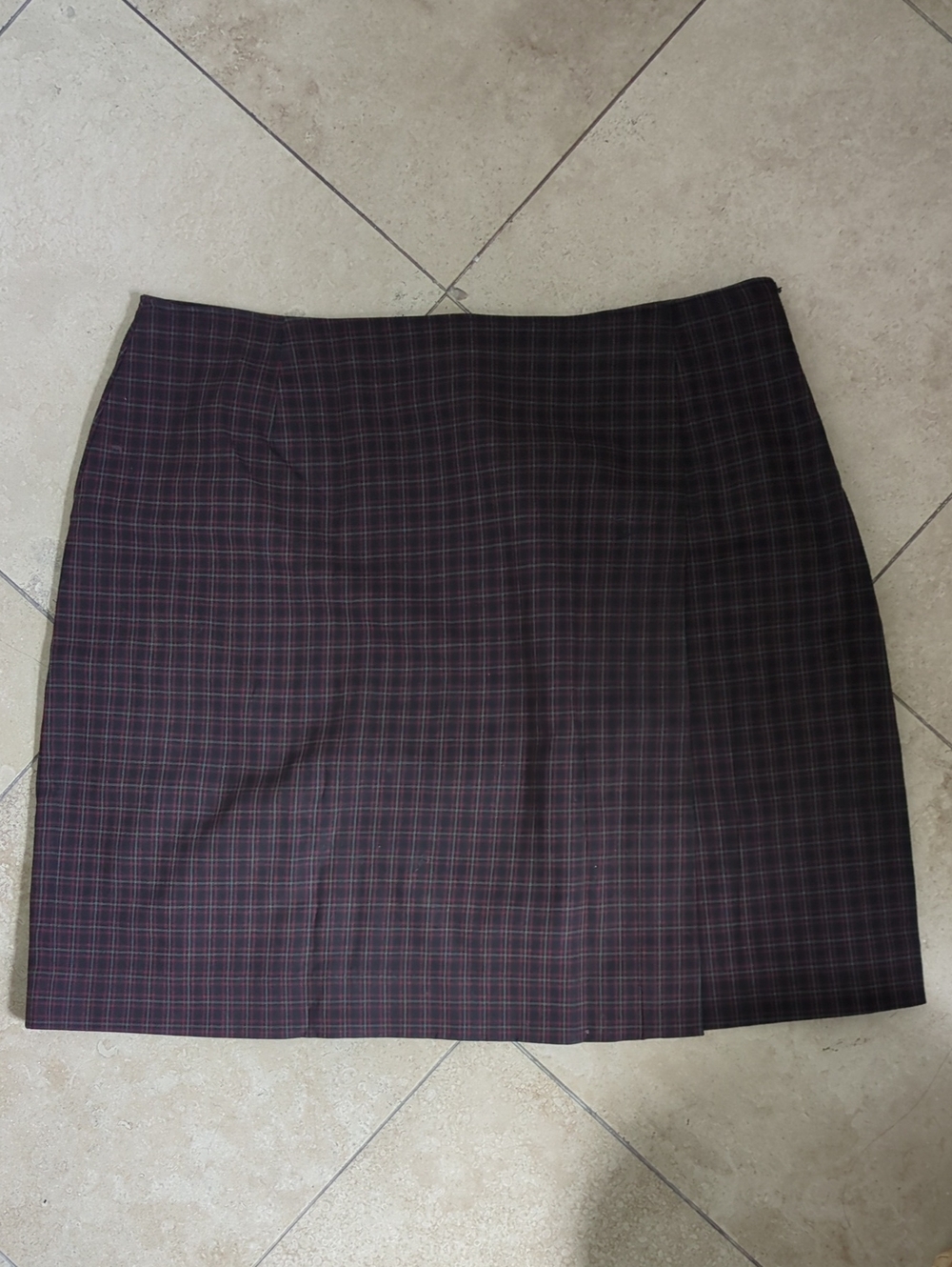 Classic Plaid Mini Skirt in Burgundy